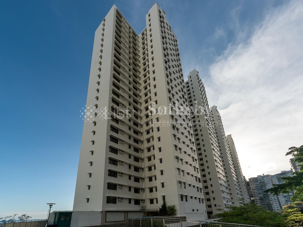 Repulse Bay Apartments 淺水灣花園大廈 Repulse Bay Apartments 淺水灣花園大廈