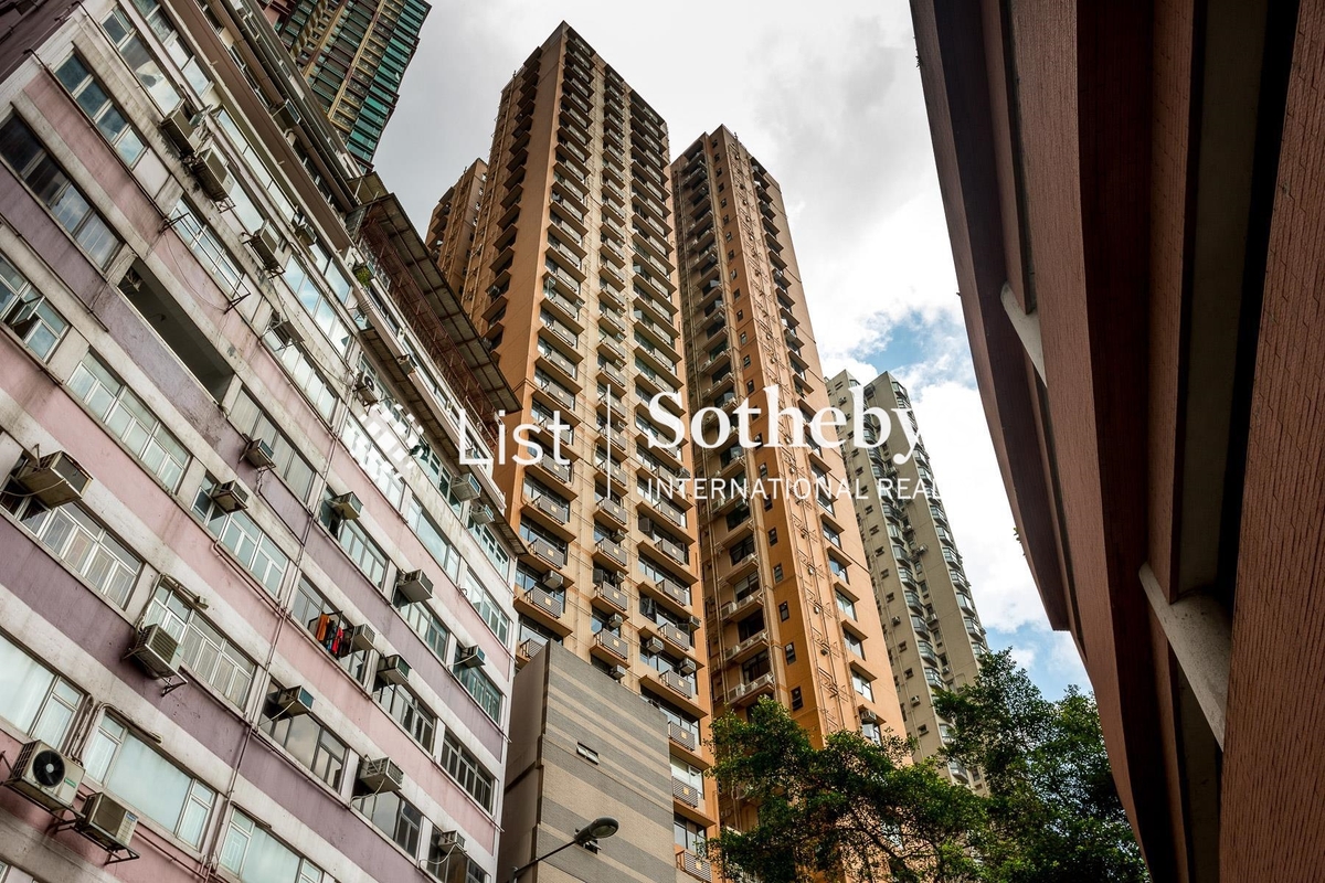 Parkway Court 寶威閣 Parkway Court 寶威閣