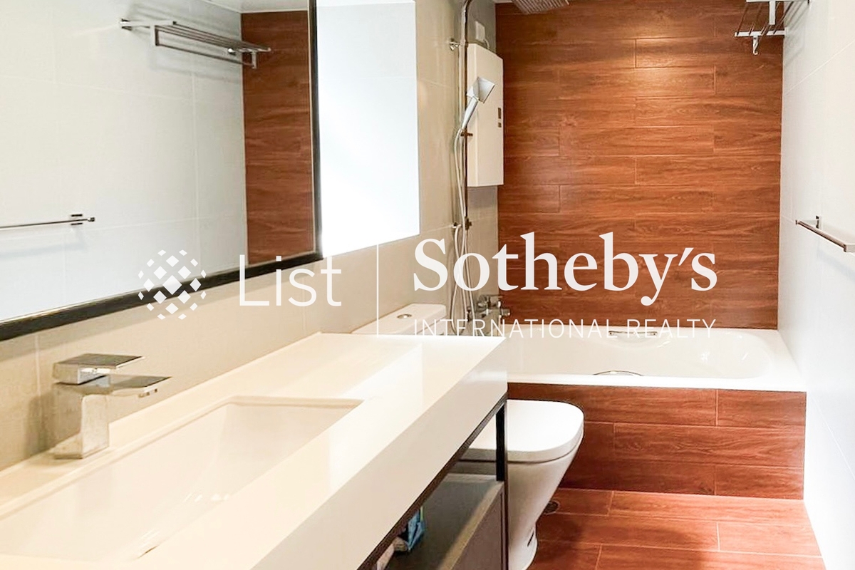Monmouth Place 萬信臺 | Master Bathroom