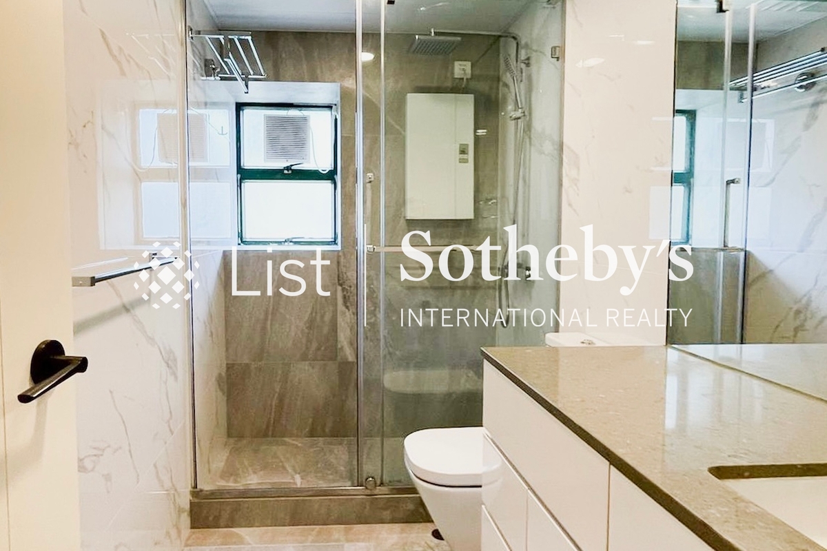Monmouth Place 萬信臺 | Guest Bathroom