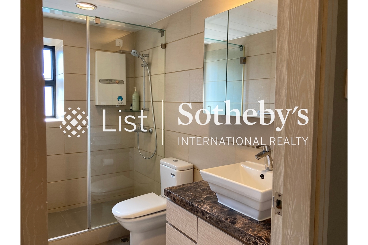 Monmouth Place 萬信臺 | Guest Bathroom