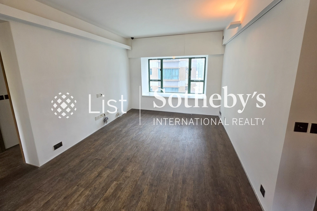 Monmouth Place 萬信臺 | Living and Dining Room