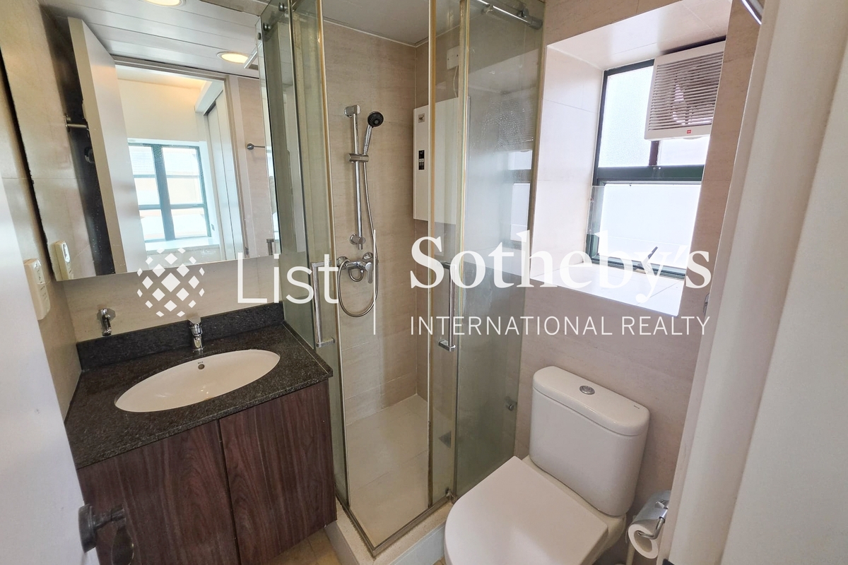 Monmouth Place 萬信臺 | Master Bathroom