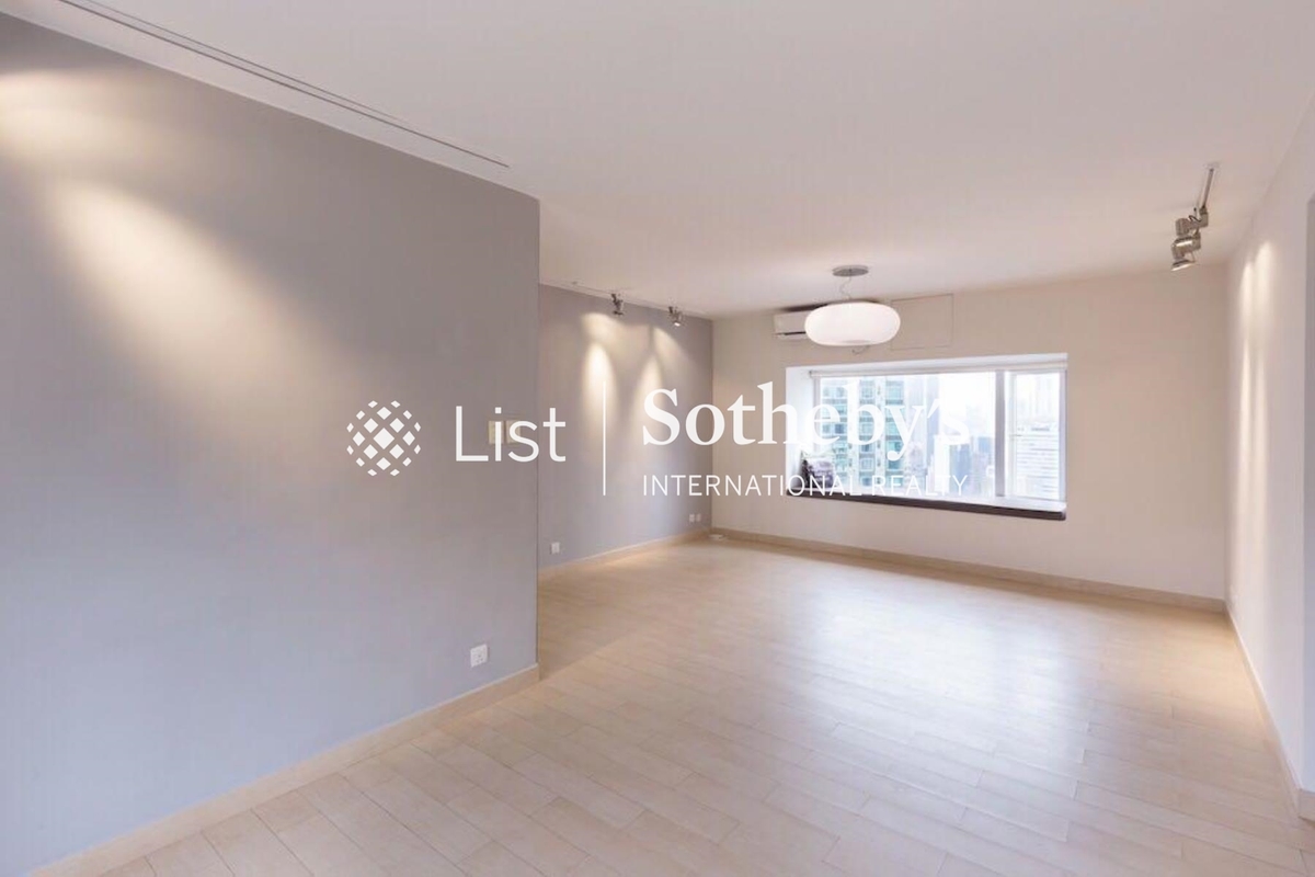 Monmouth Place 萬信臺 | Living and Dining Room