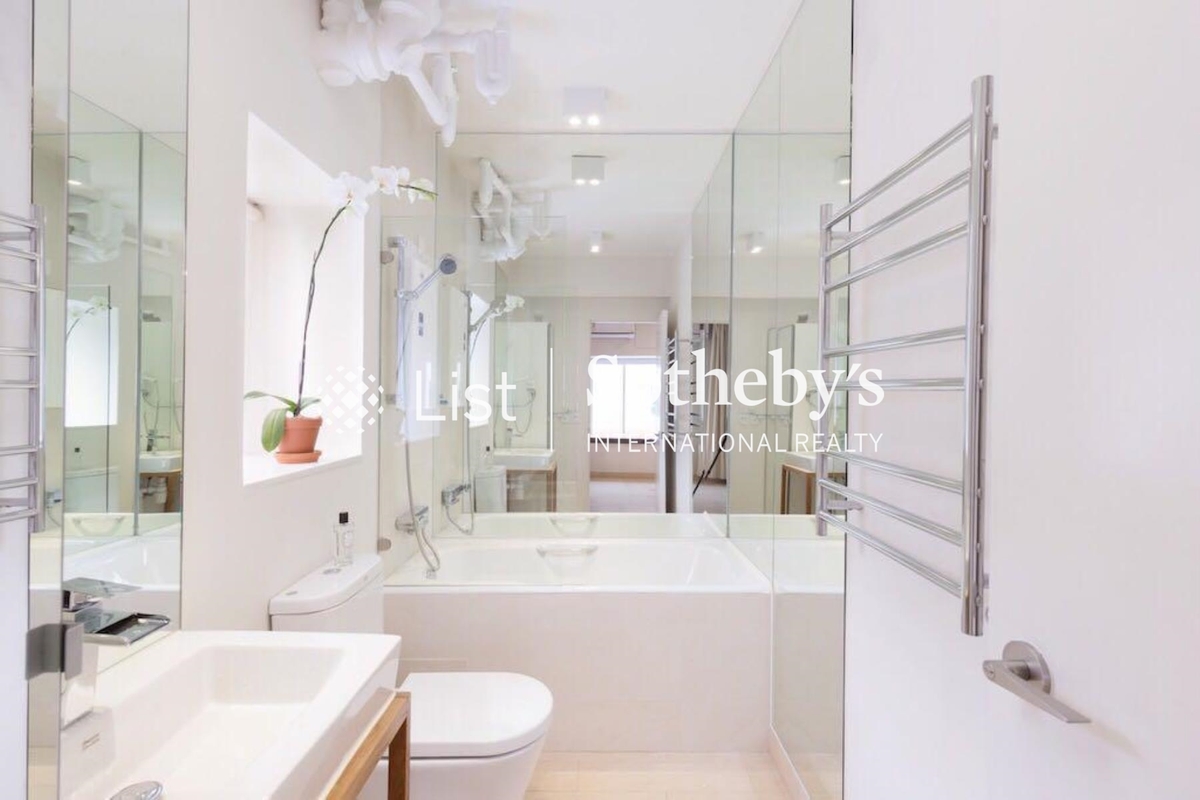 Monmouth Place 萬信臺 | Master Bathroom