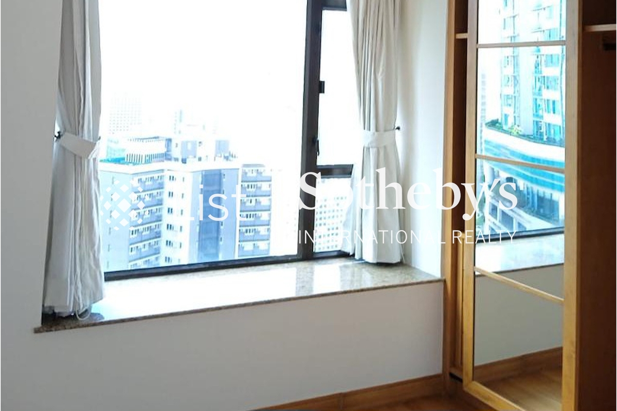 Fairlane Tower 寶雲山莊 | Built-in Wardrobe in Second Bedroom 