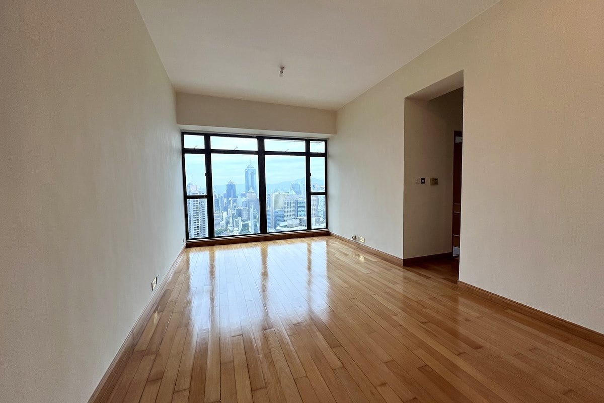 Fairlane Tower 宝云山庄 | Living and Dining Room