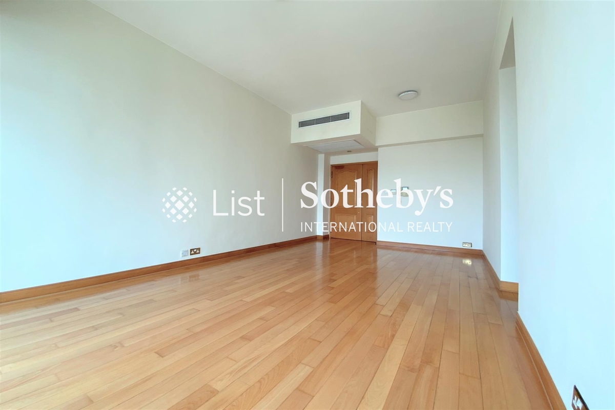 Fairlane Tower 寶雲山莊 | Living and Dining Room