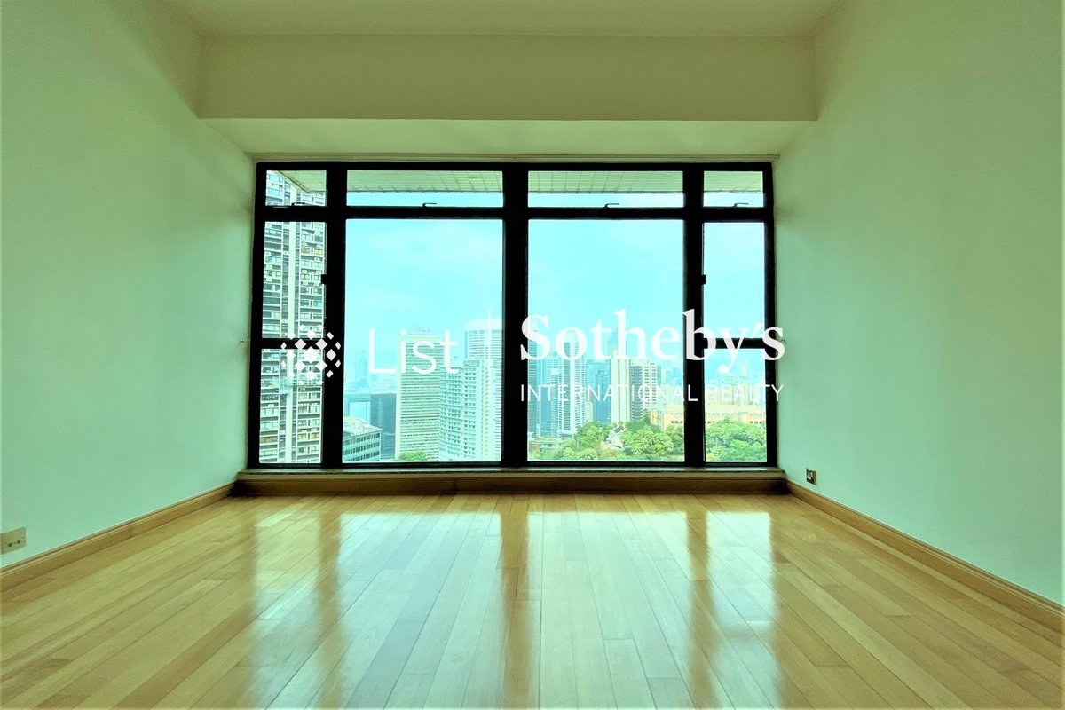Fairlane Tower 寶雲山莊 | Living and Dining Room