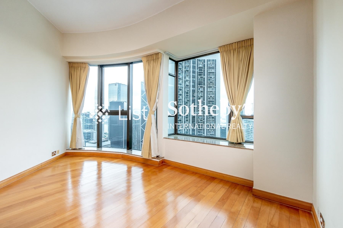 Fairlane Tower 寶雲山莊 | Master Bedroom