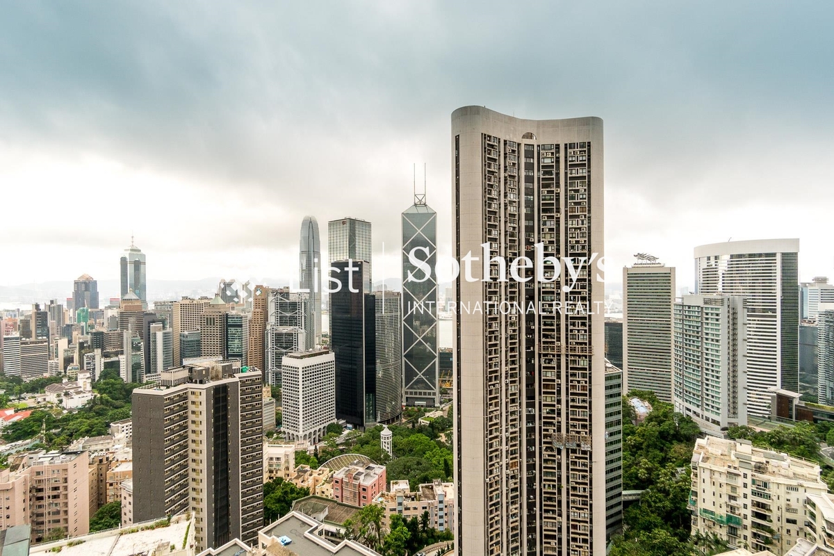 Fairlane Tower 寶雲山莊 | View from Living and Dining Room