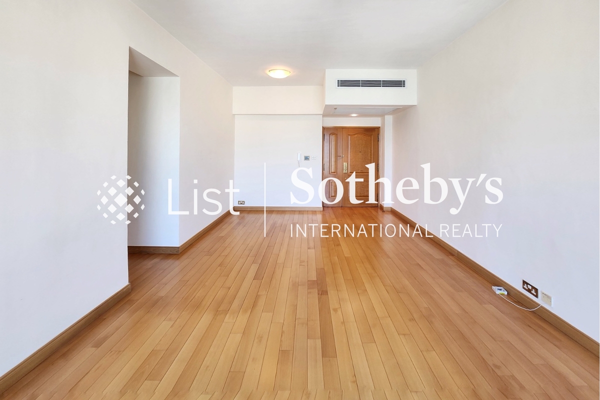 Fairlane Tower 寶雲山莊 | Living and Dining Room