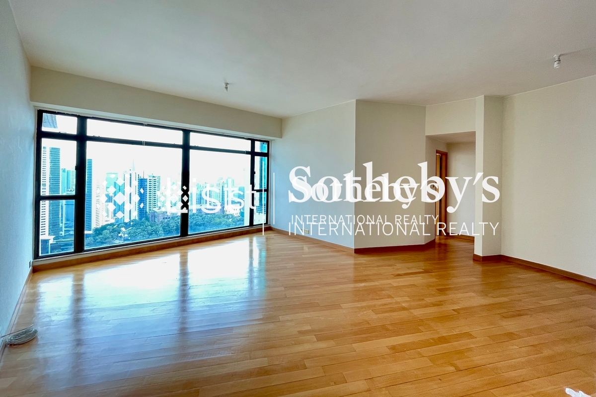 Fairlane Tower 宝云山庄 | Living and Dining Room