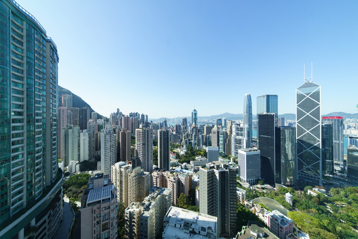 Fairlane Tower 寶雲山莊 | View from Living and Dining Room