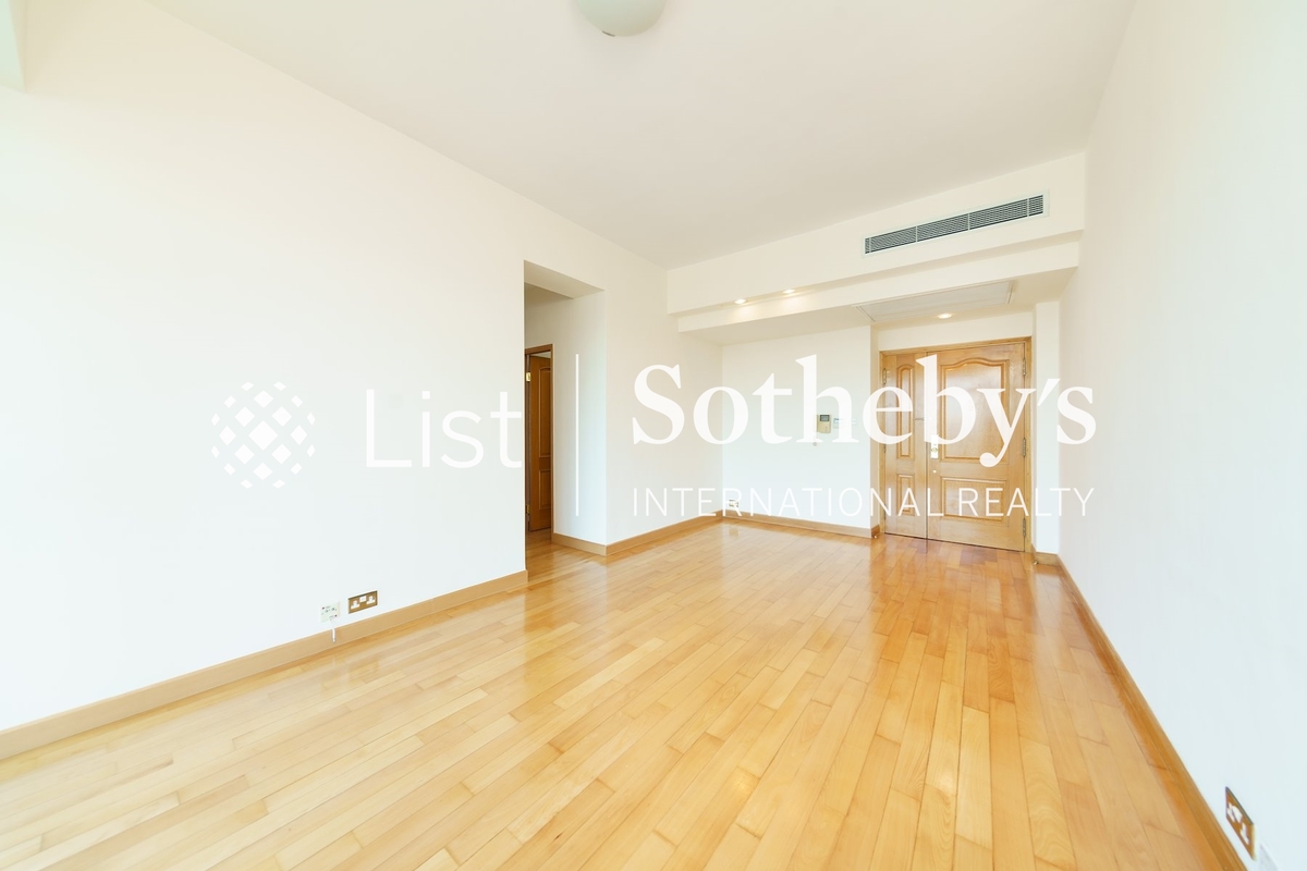 Fairlane Tower 寶雲山莊 | Living and Dining Room