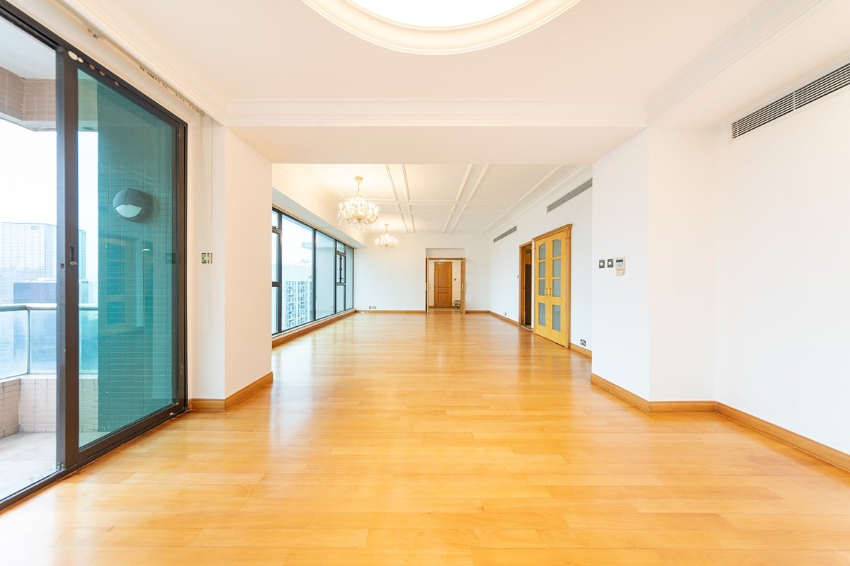 Fairlane Tower 寶雲山莊 | Living and Dining Room