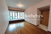 Hillsborough Court 晓峰阁 | Living and Dining Room