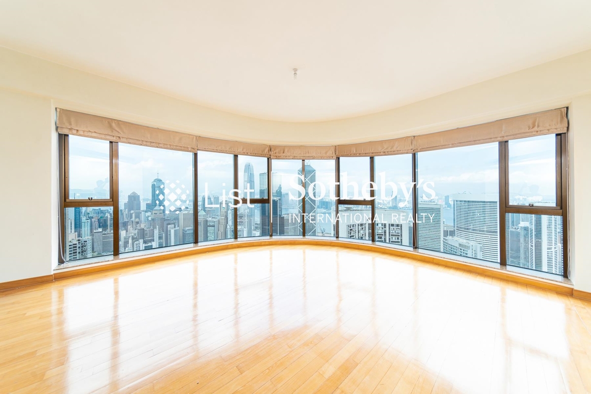 Fairlane Tower 寶雲山莊 | Living and Dining Room