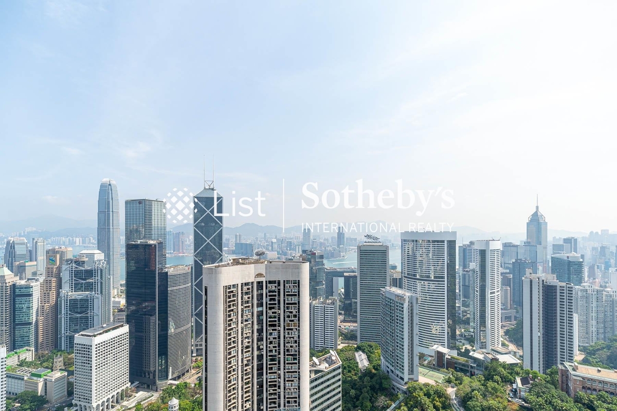 Fairlane Tower 寶雲山莊 | View from Living and Dining Room