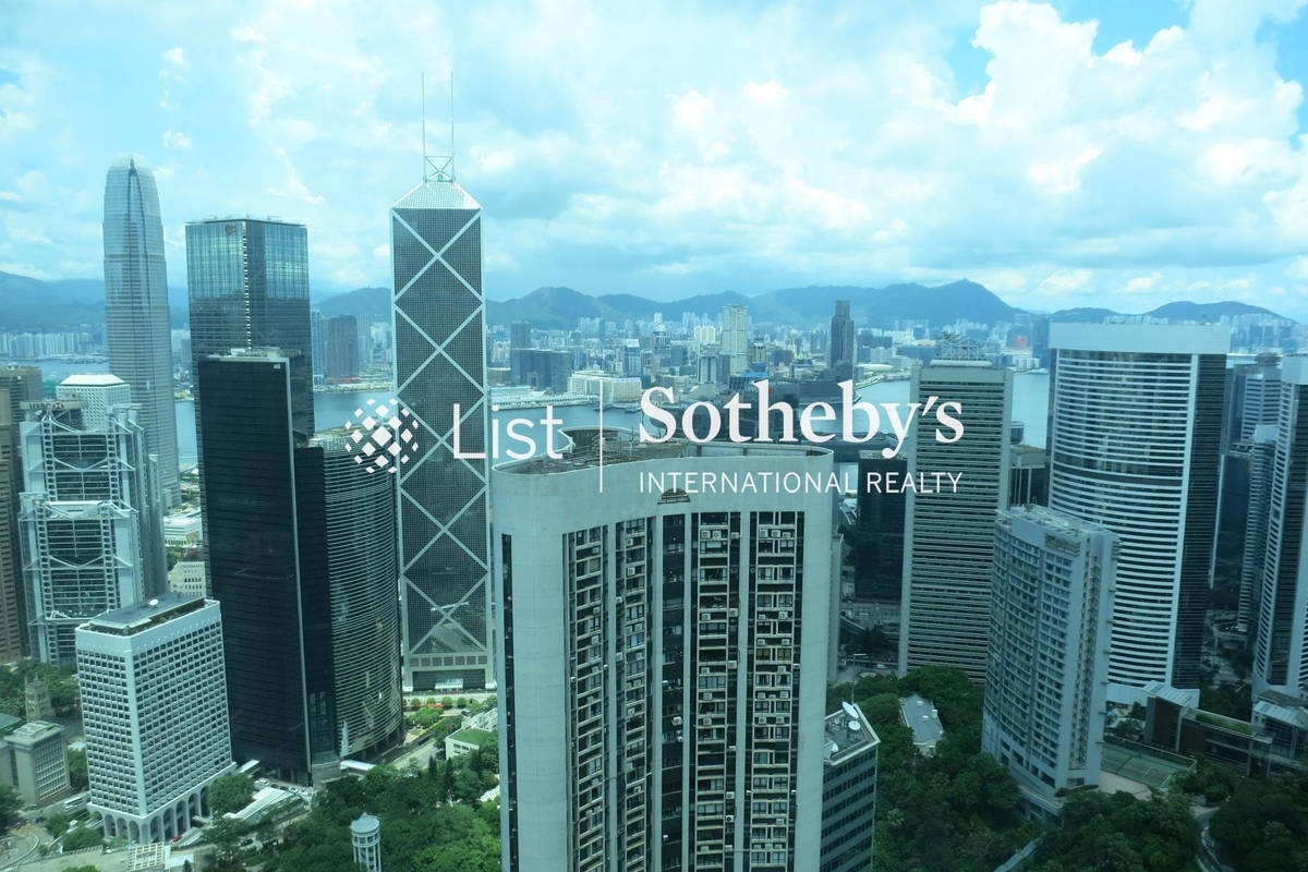 Fairlane Tower 寶雲山莊 | View from Living and Dining Room