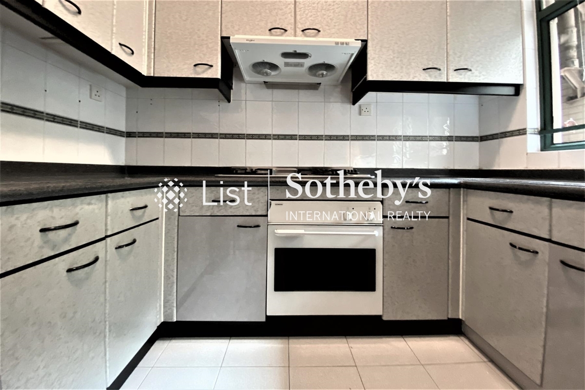 Hillsborough Court 曉峰閣 | Kitchen