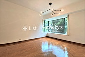 Hillsborough Court 曉峰閣 | View from Living and Dining Room