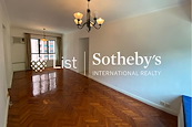 Hillsborough Court 曉峰閣 | Living and Dining Room