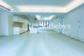 Suncrest Tower 桂濤苑 | Living and Dining Room
