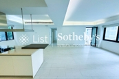 Suncrest Tower 桂濤苑 | Living and Dining Room