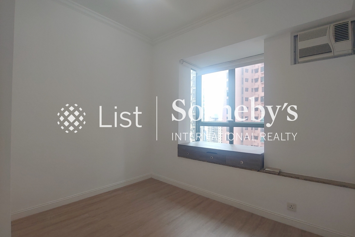 Hillsborough Court 曉峰閣 | First Bedroom