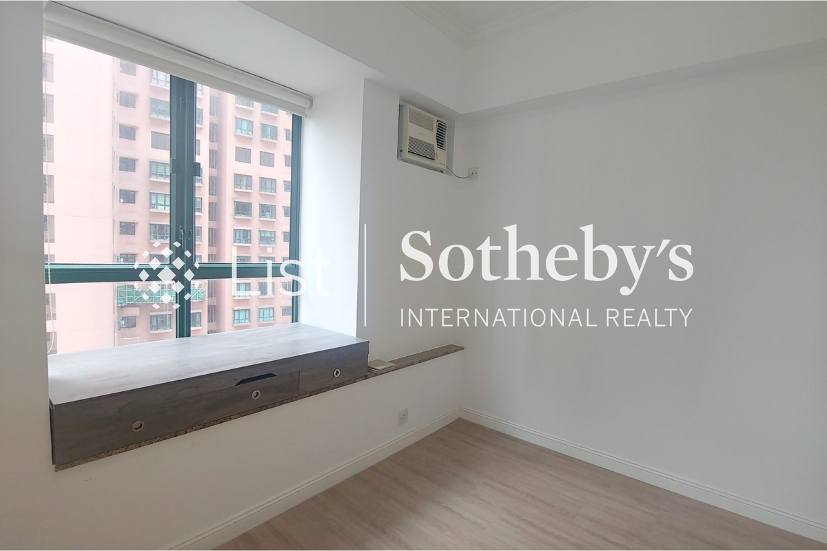 Hillsborough Court 曉峰閣 | First Bedroom