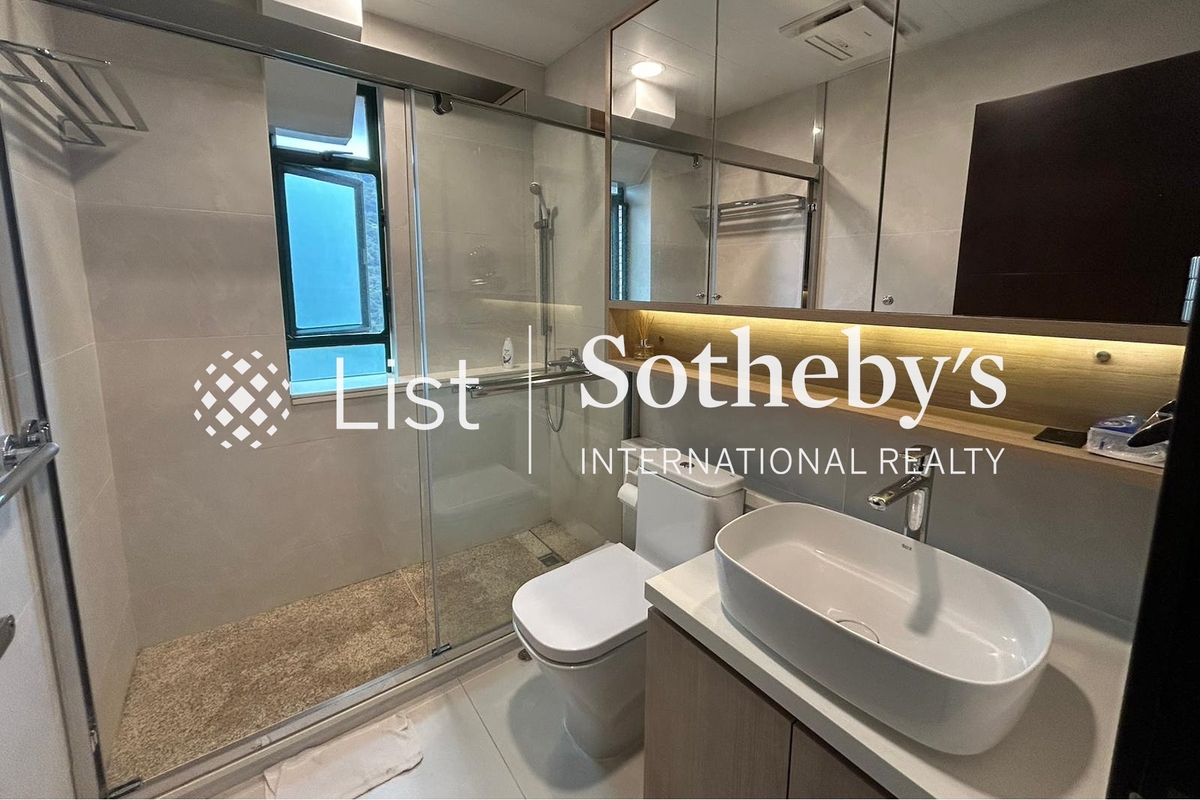 Hillsborough Court 曉峰閣 | Master Bathroom