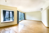 Hillsborough Court 曉峰閣 | Living and Dining Room