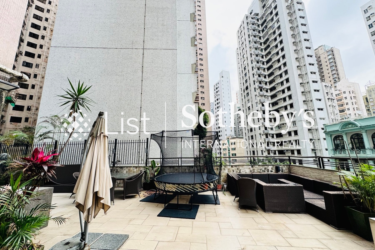 Golden Phoenix Court 金鳳閣 | Private Roof Terrace