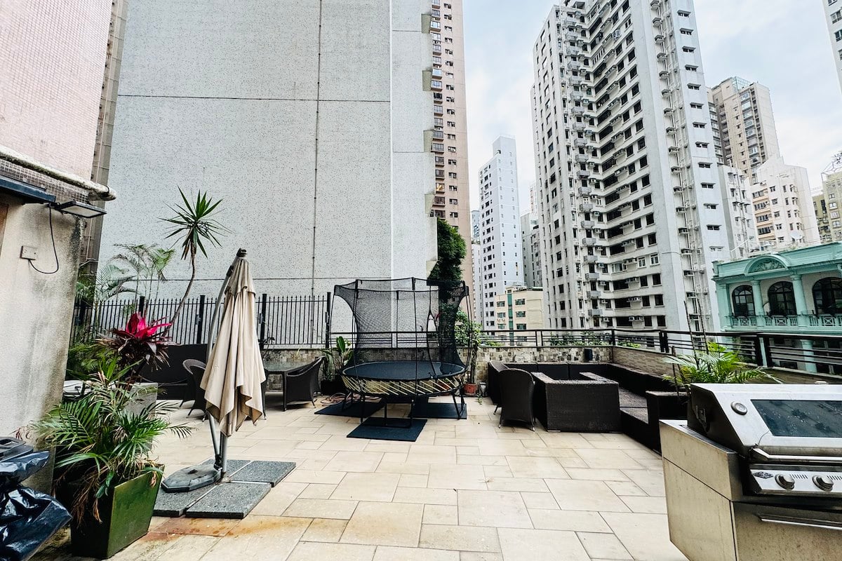 Golden Phoenix Court 金鳳閣 | Private Roof Terrace