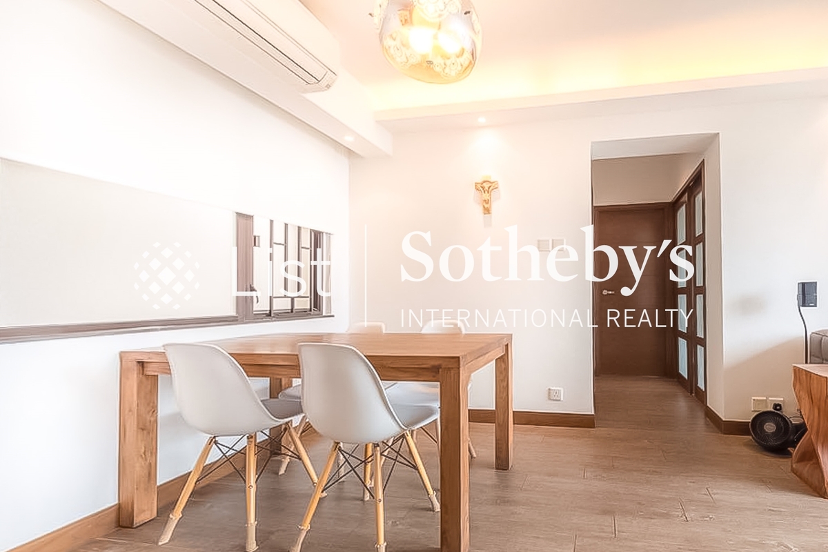 Pokfulam Gardens 薄扶林花園 | Living and Dining Room