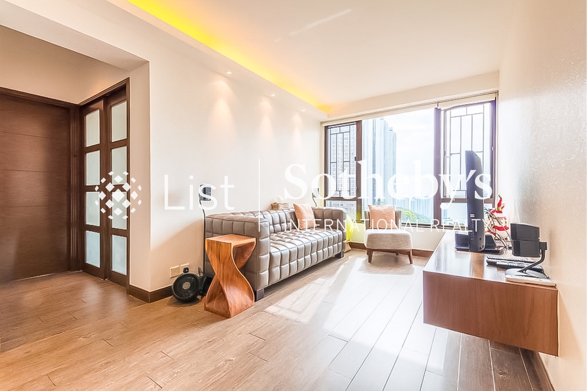 Pokfulam Gardens 薄扶林花園 | Living and Dining Room