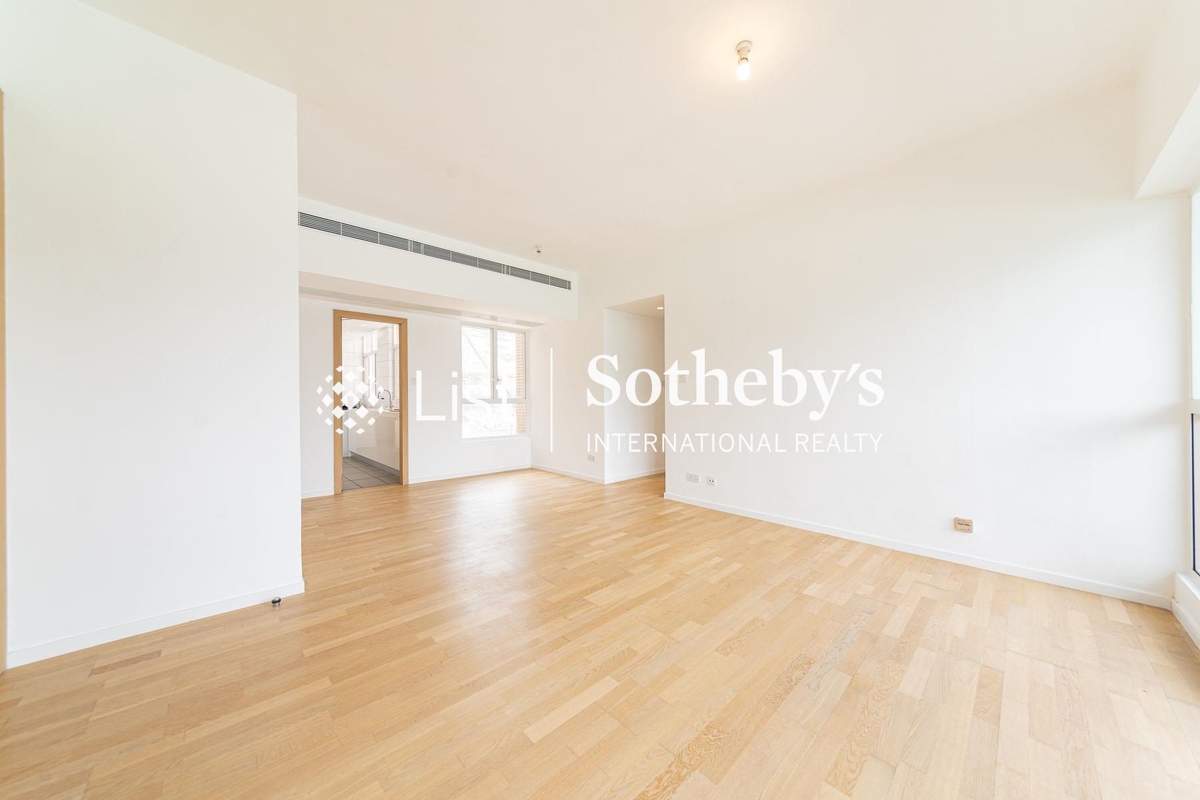 Redhill Peninsula 紅山半島 | Living and Dining Room