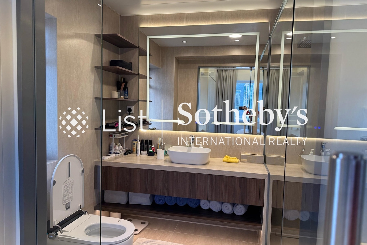 Repulse Bay Garden 丽景园 | Master Bathroom