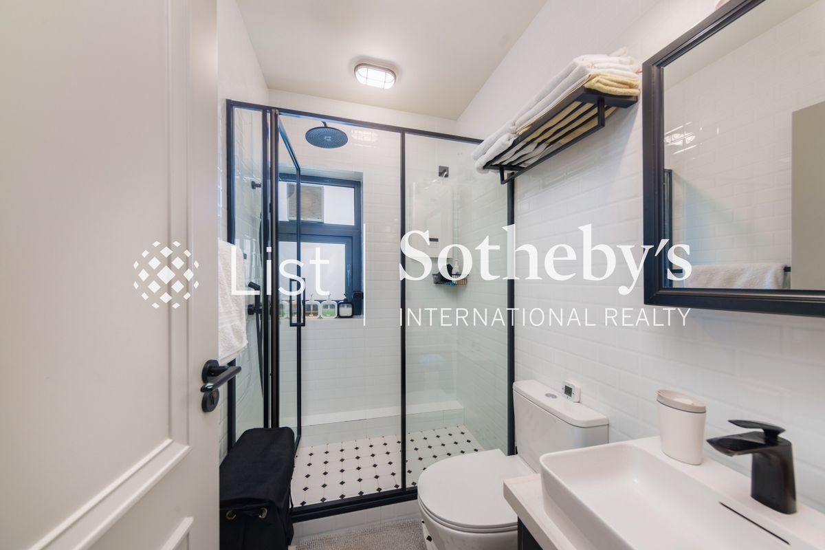 Repulse Bay Garden 麗景園 | Master Bathroom