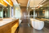 Repulse Bay Garden 麗景園 | Master Bathroom