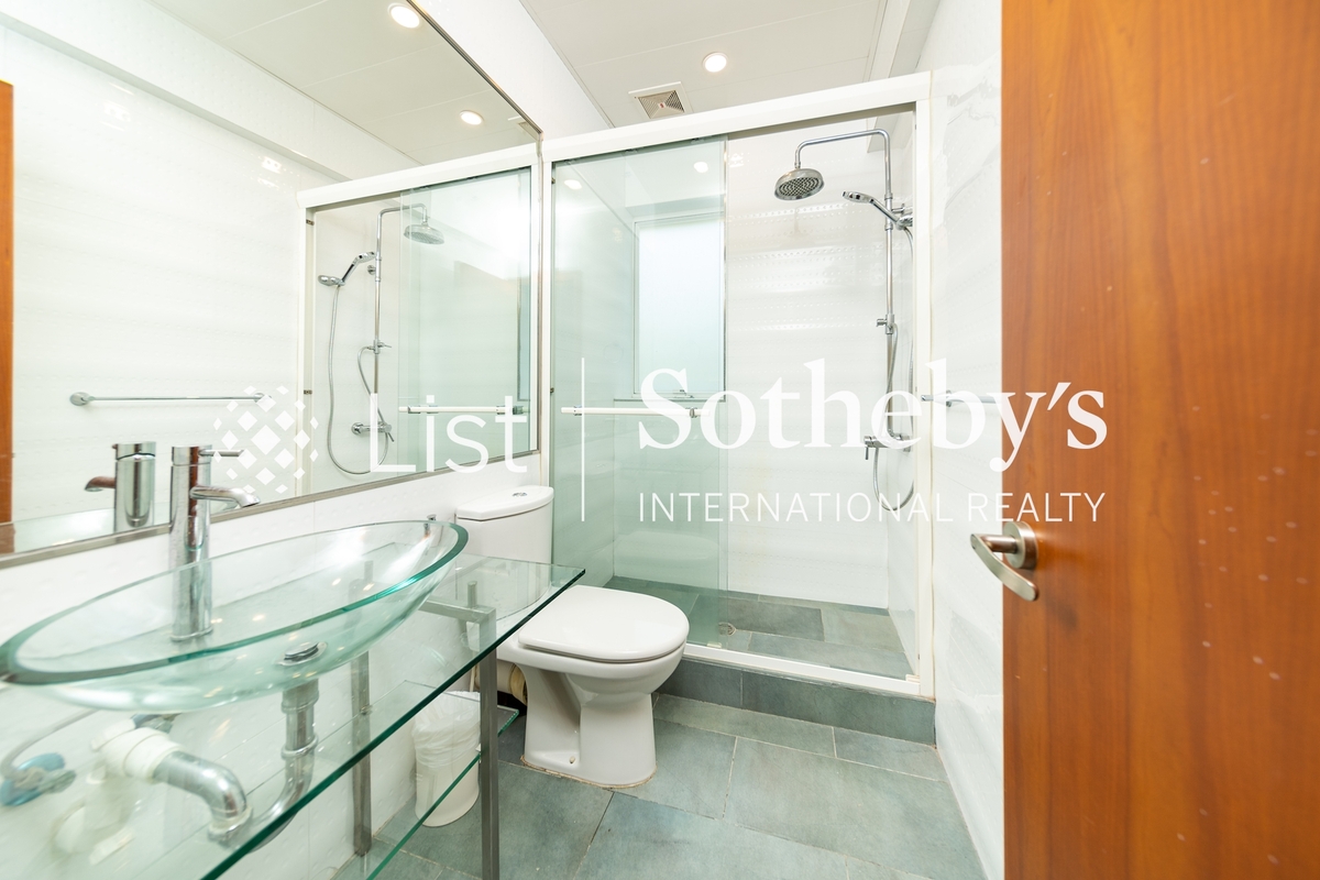Repulse Bay Garden 麗景園 | Master Bathroom