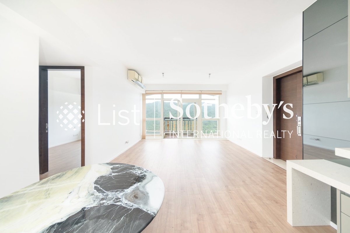 Redhill Peninsula 紅山半島 | Living and Dining Room