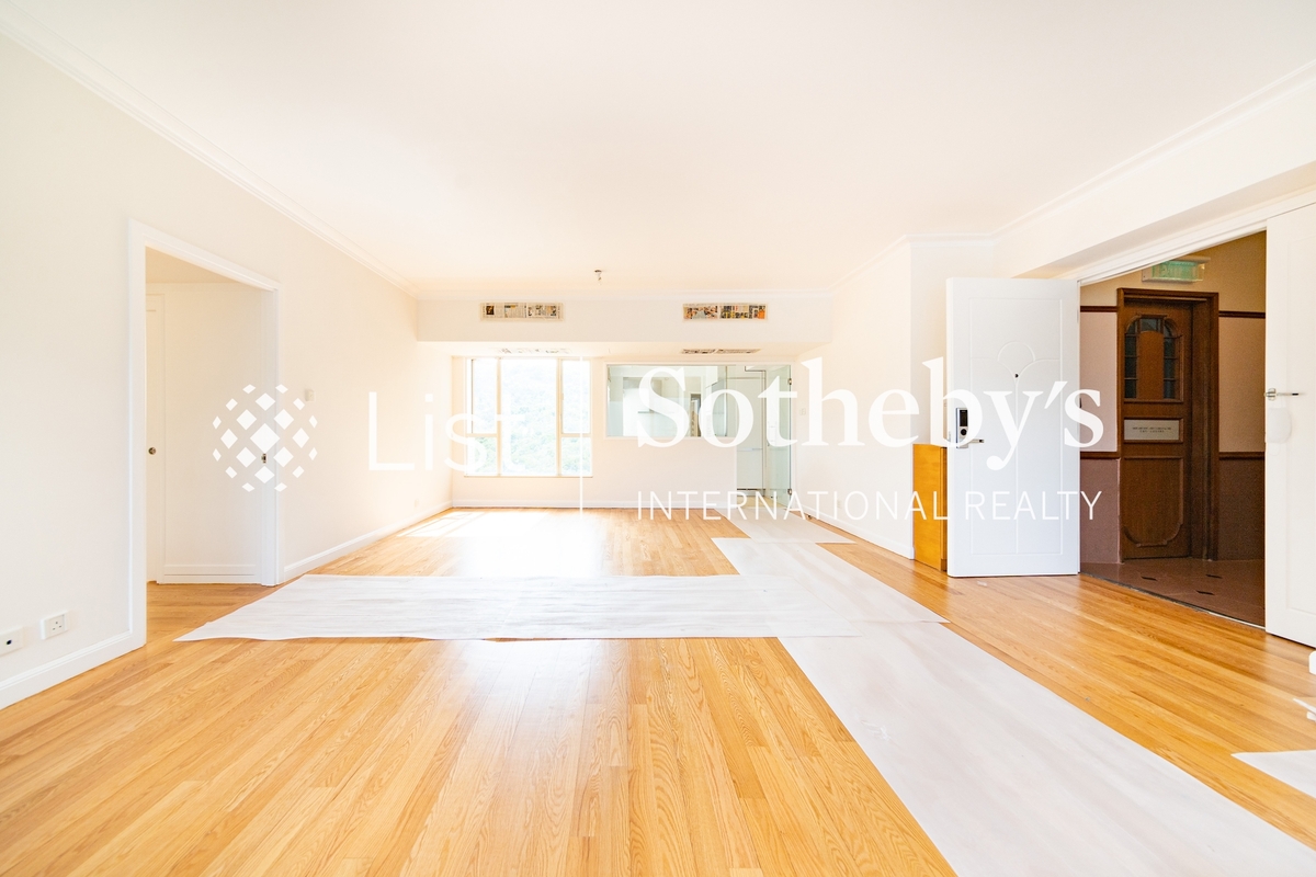 Redhill Peninsula 紅山半島 | Living and Dining Room