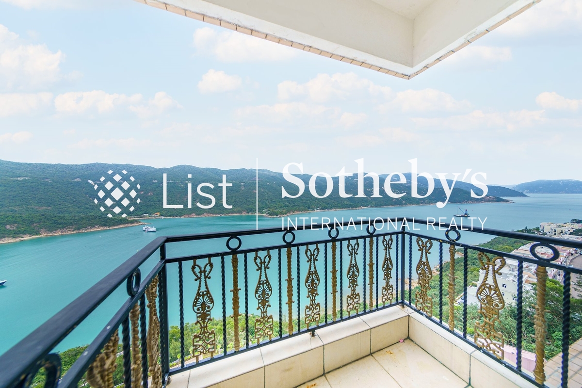 Redhill Peninsula 紅山半島 | Balcony off Living Room