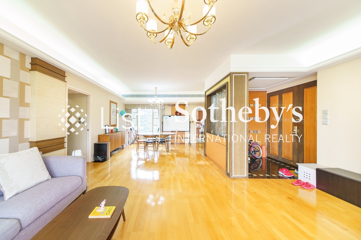 Redhill Peninsula 紅山半島 | Living and Dining Room