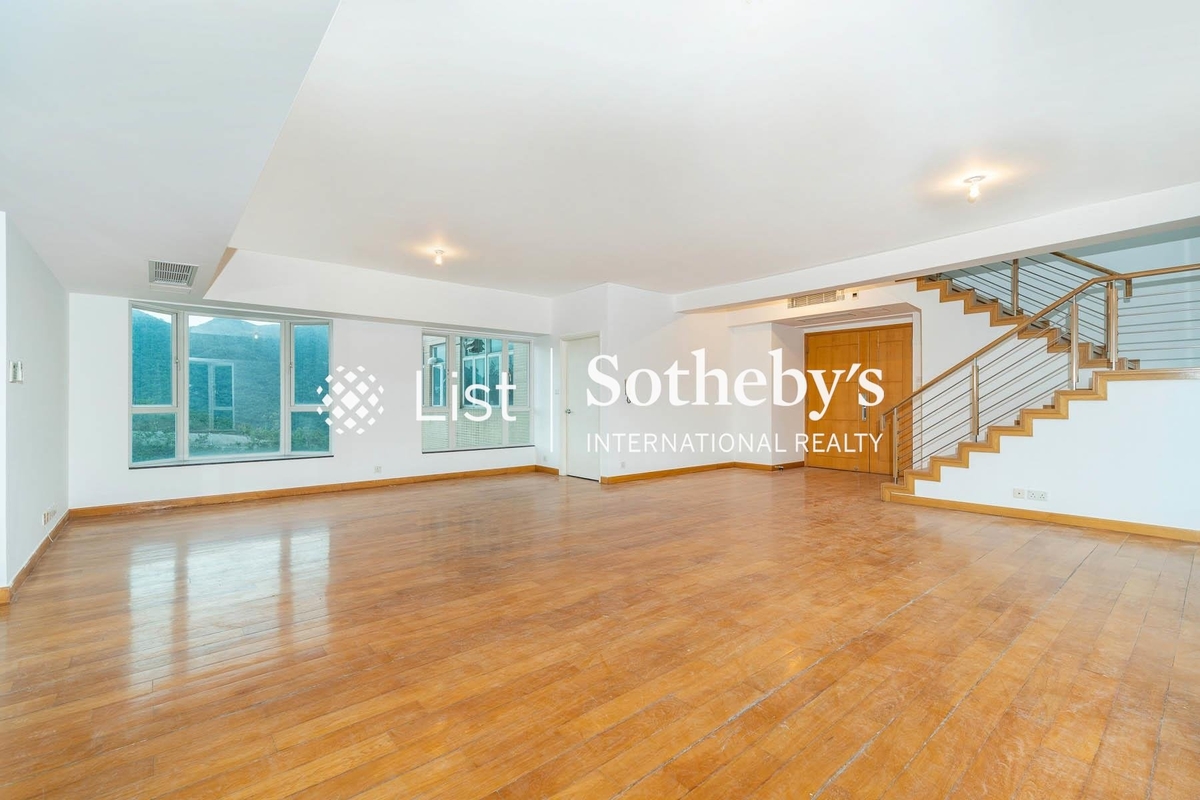 Redhill Peninsula 紅山半島 | Living and Dining Room