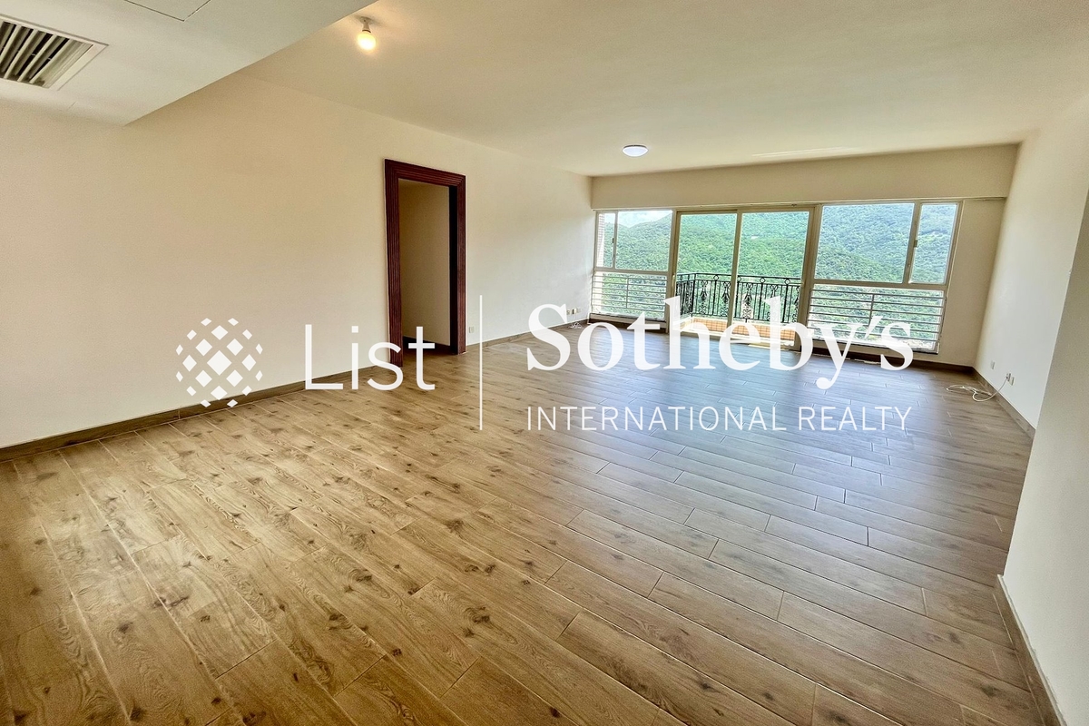 Redhill Peninsula 紅山半島 | Living and Dining Room