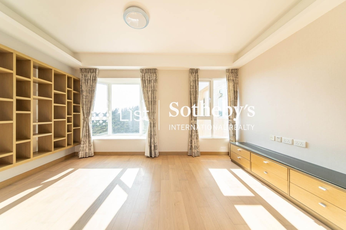 Redhill Peninsula 紅山半島 | Family Room