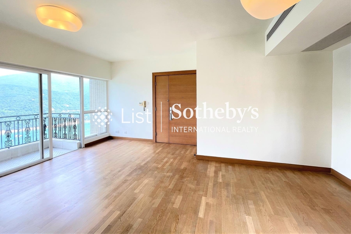 Redhill Peninsula 紅山半島 | Living and Dining Room